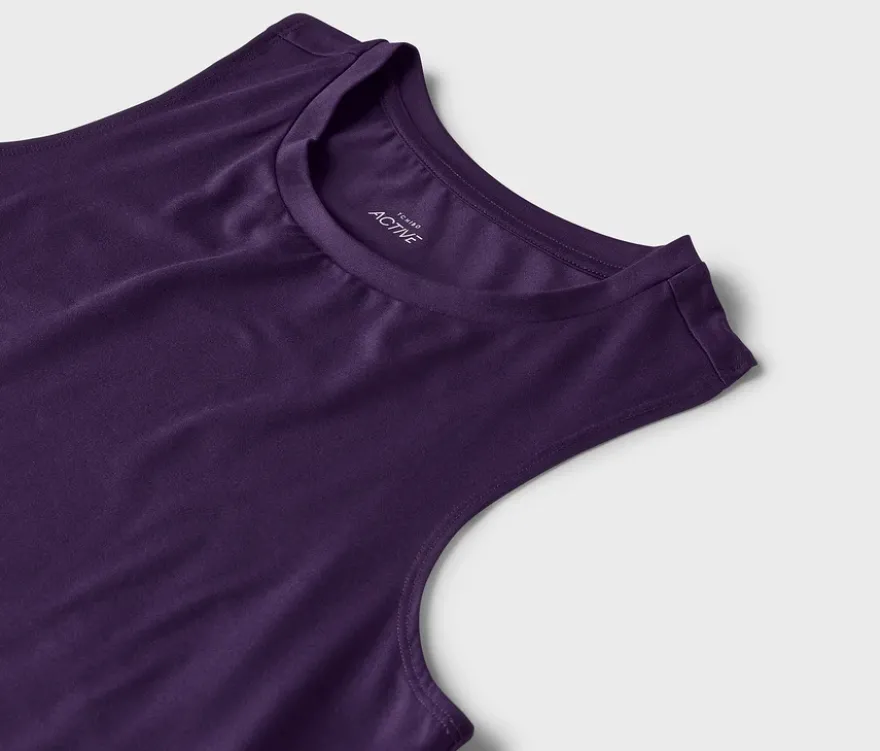 2 Sport-Tops, lila und pink