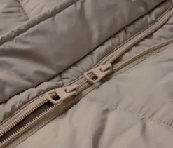Steppmantel mit Kapuze, taupe