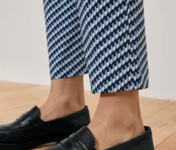 Stretchhose, blau-weißer Alloverprint