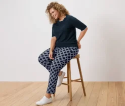 Stretchhose, dunkelblau mit weißem Alloverprint