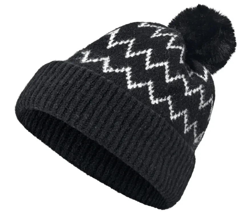 Strickmütze mit Bommel
