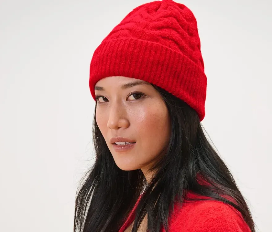 Strickmütze mit Zopfmuster