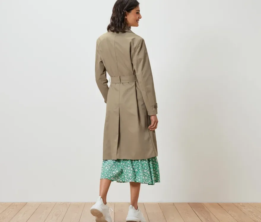 Trenchcoat, sand