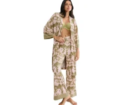 Triumph Aura Spotlight Robe
