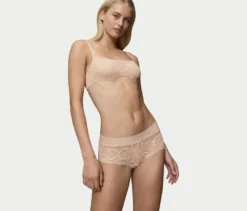 Triumph Body Makeup Illusion Lace Shorty, nude beige