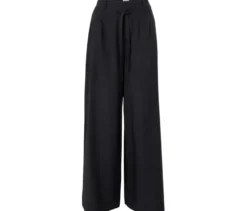 Webhose mit weitem Bein